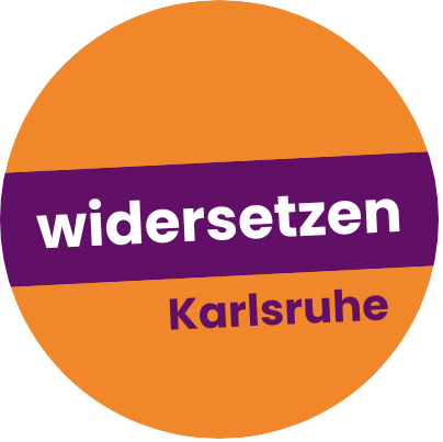 widersetzen karlsruhe Logo: Orange gefüllter Kreis, darauf mittig ein lila Balken mit 'widersetzen' in weißer Schrift, unter dem lila Balken, rechtsbündig in lila Schrift 'Karlsruhe'